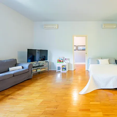1 Apartment